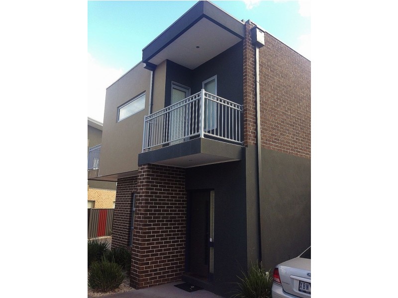 5/1 Dargi Green, Caroline Springs VIC 3023