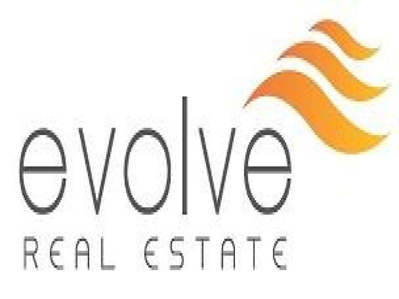 19 Stradbroke Gardens, Caroline Springs VIC 3023