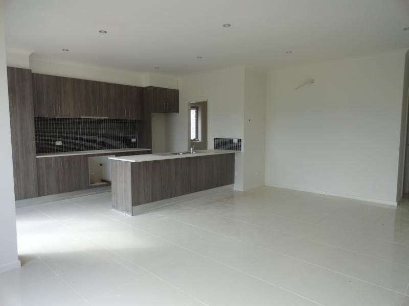 10/12 Painted Hills Road, Doreen VIC 3754