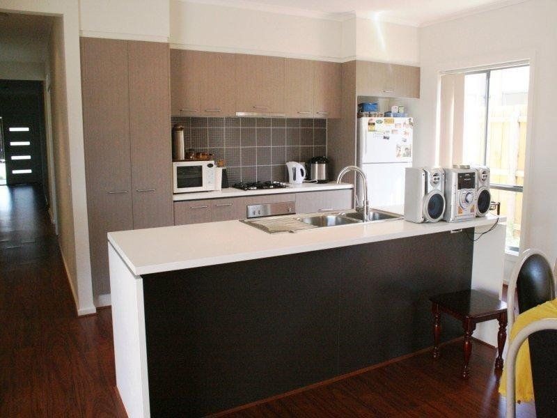 7 Lanark Place, Deer Park VIC 3023