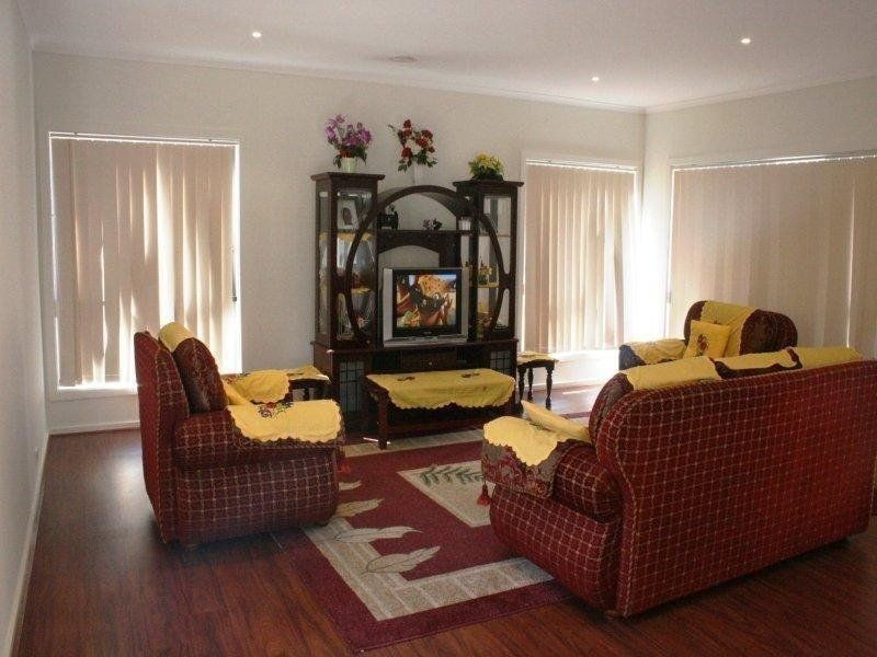 7 Lanark Place, Deer Park VIC 3023