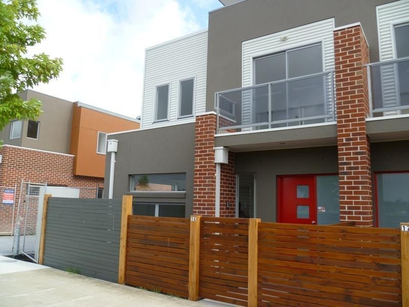 12 Painted Hills Road, Doreen VIC 3754