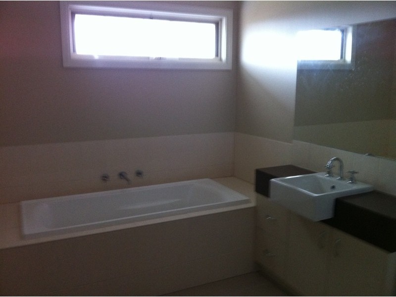 2 Watersedge Cove, Point Cook VIC 3030