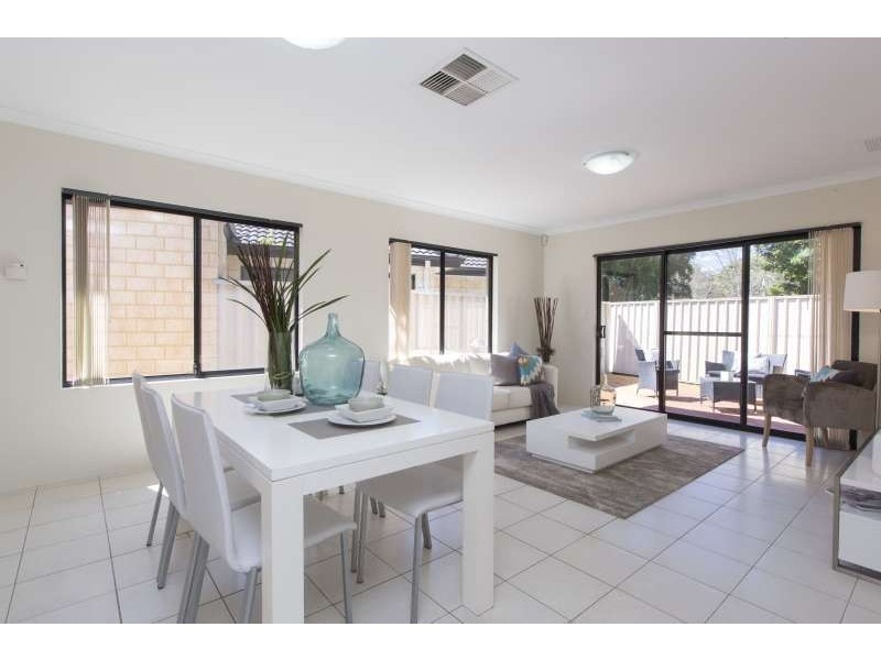 2/20 Duke St, Bentley WA 6102
