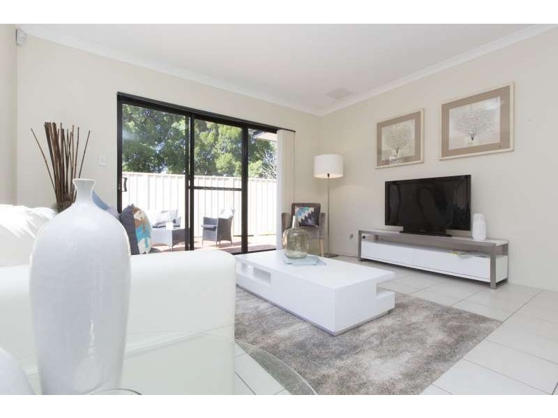 2/20 Duke St, Bentley WA 6102