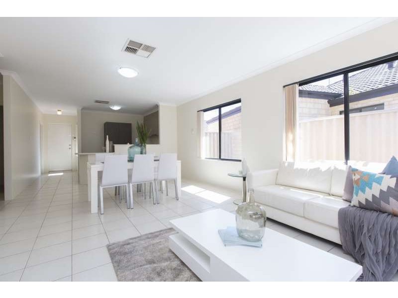 2/20 Duke St, Bentley WA 6102