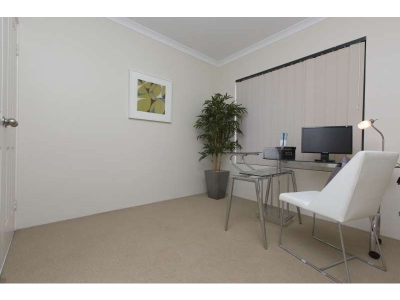 2/20 Duke St, Bentley WA 6102