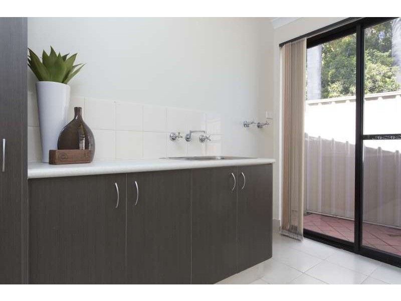 2/20 Duke St, Bentley WA 6102