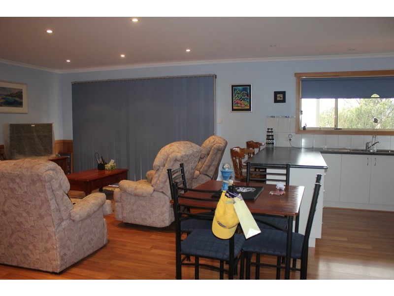 82 Barton Avenue, Triabunna TAS 7190