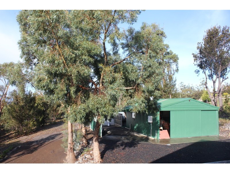 82 Barton Avenue, Triabunna TAS 7190