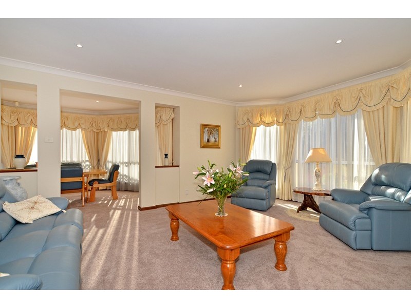 16 SALACIA CLOSE, St Huberts Island NSW 2257