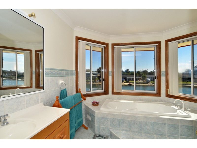 16 SALACIA CLOSE, St Huberts Island NSW 2257