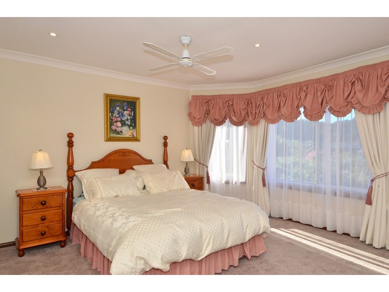 16 SALACIA CLOSE, St Huberts Island NSW 2257