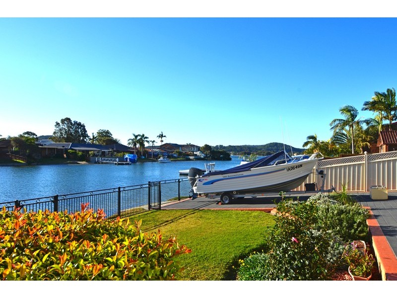 16 SALACIA CLOSE, St Huberts Island NSW 2257