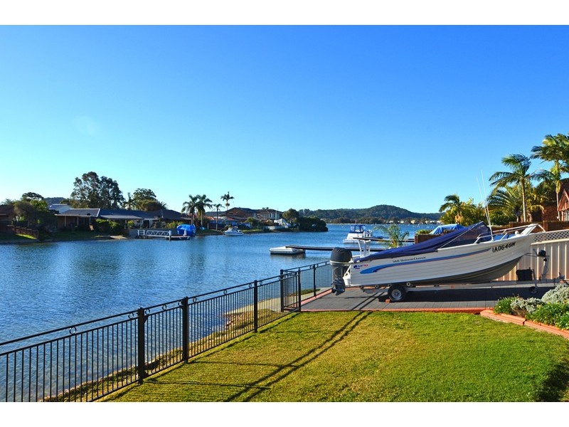 16 SALACIA CLOSE, St Huberts Island NSW 2257