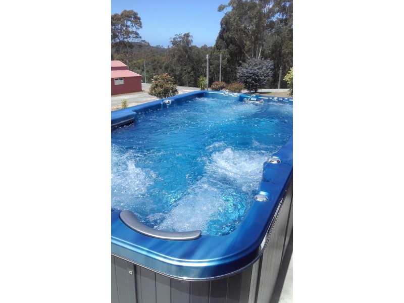 1 Bluemoor Road, Batemans Bay NSW 2536