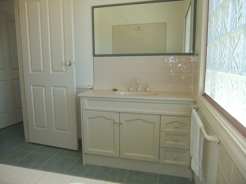 1 Bluemoor Road, Batemans Bay NSW 2536