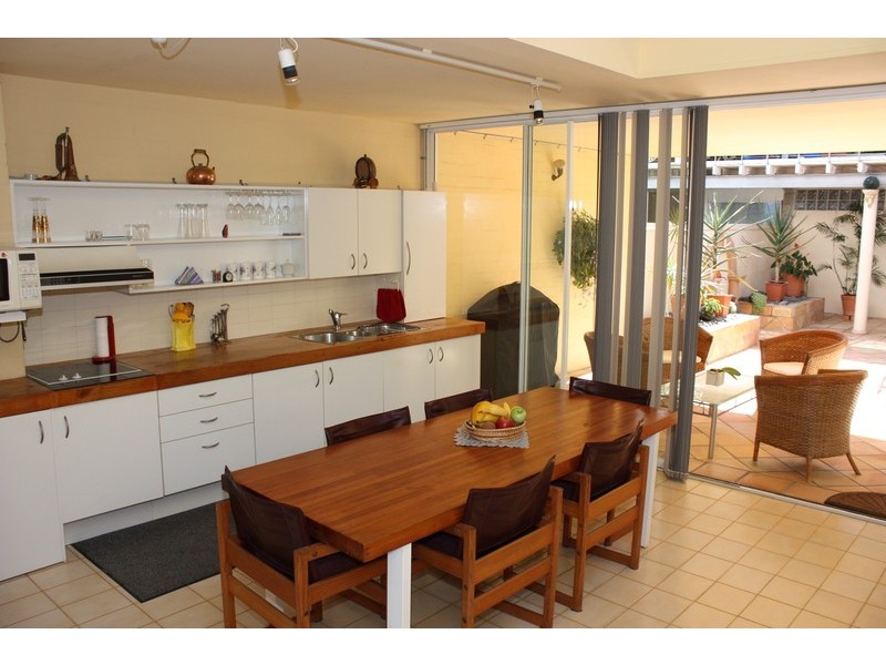 1/20  Nairana Rest, Noosa Heads QLD 4567