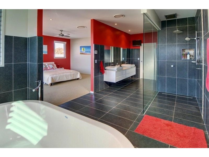 27 North Beach Place, Mudjimba QLD 4564