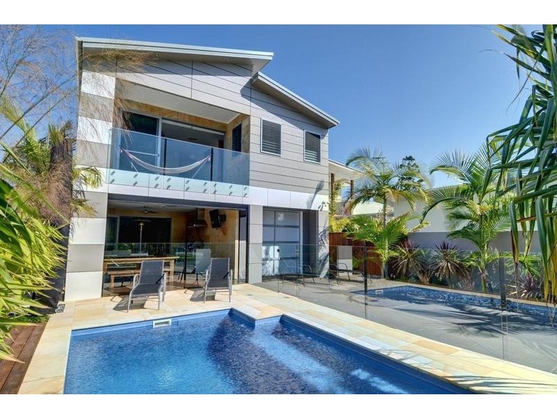 27 North Beach Place, Mudjimba QLD 4564