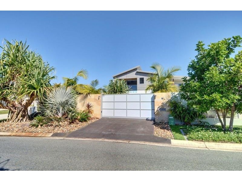 27 North Beach Place, Mudjimba QLD 4564