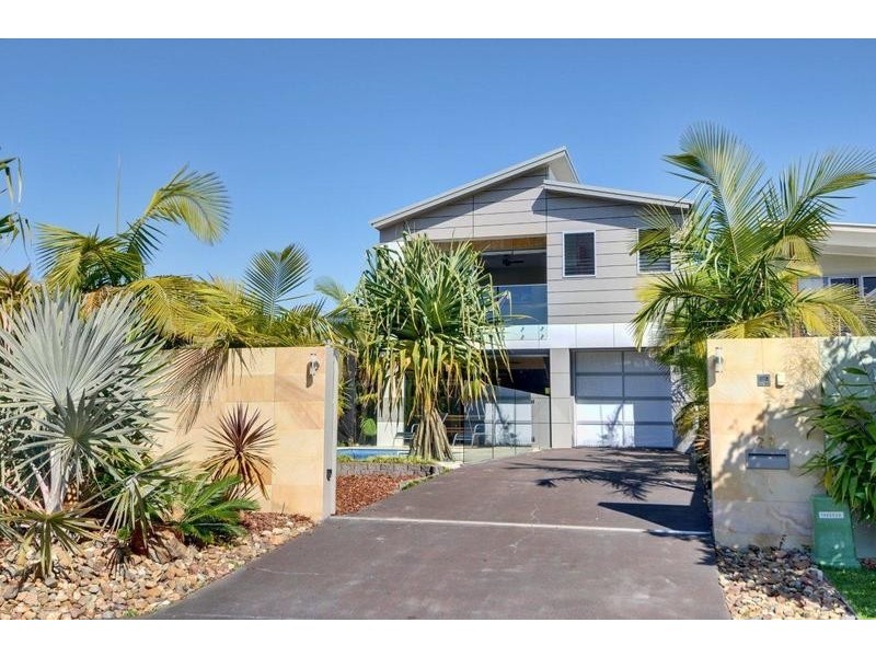 27 North Beach Place, Mudjimba QLD 4564