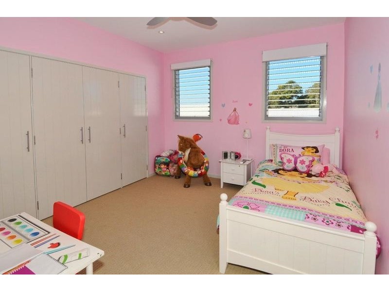 27 North Beach Place, Mudjimba QLD 4564
