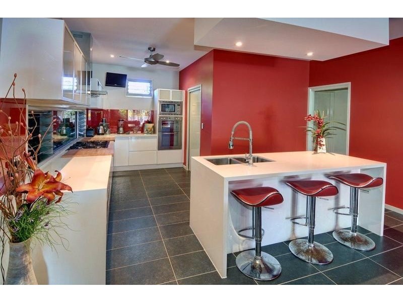 27 North Beach Place, Mudjimba QLD 4564