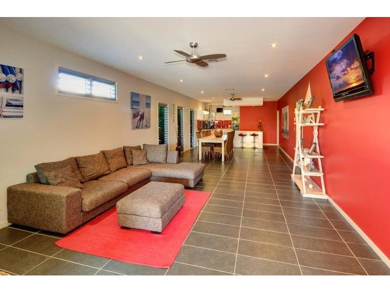 27 North Beach Place, Mudjimba QLD 4564