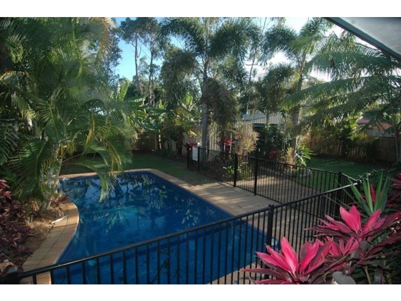 7 Karen Close, Woree QLD 4868