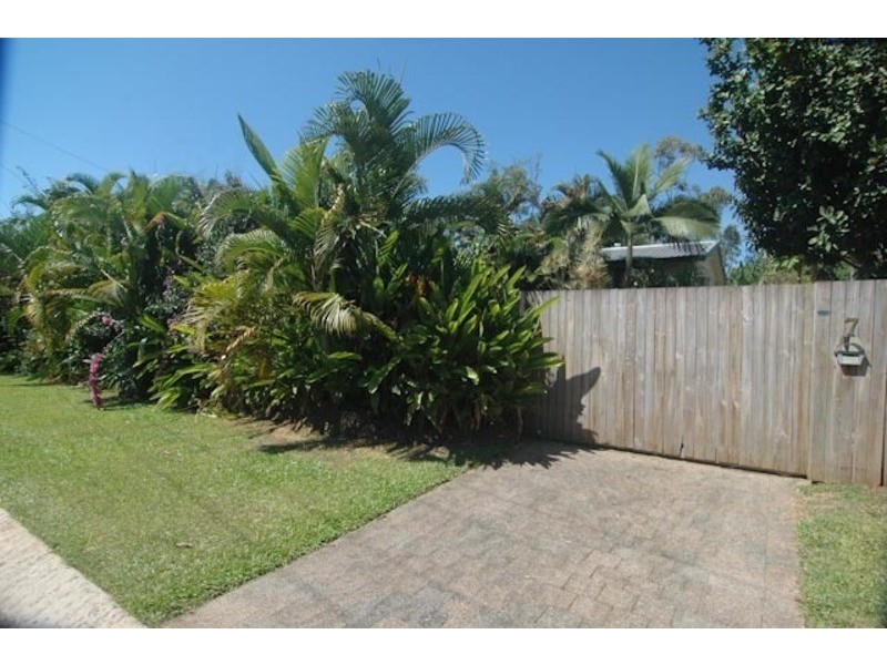 7 Karen Close, Woree QLD 4868