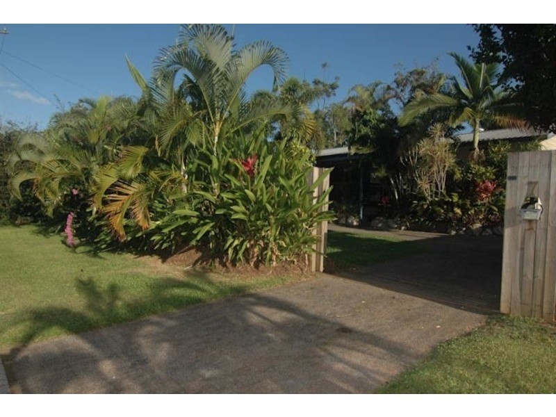 7 Karen Close, Woree QLD 4868