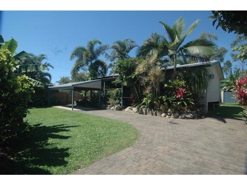 7 Karen Close, Woree QLD 4868
