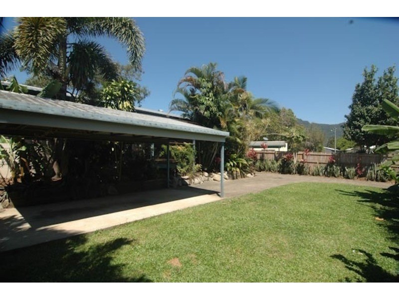 7 Karen Close, Woree QLD 4868