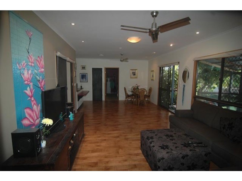 7 Karen Close, Woree QLD 4868