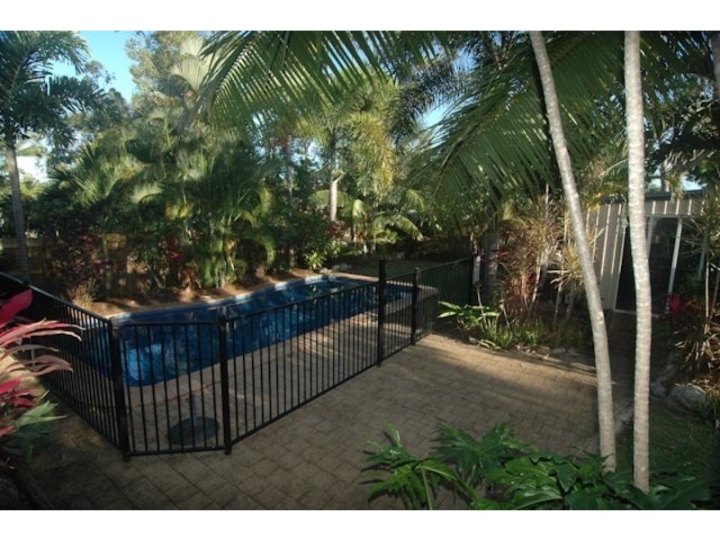 7 Karen Close, Woree QLD 4868