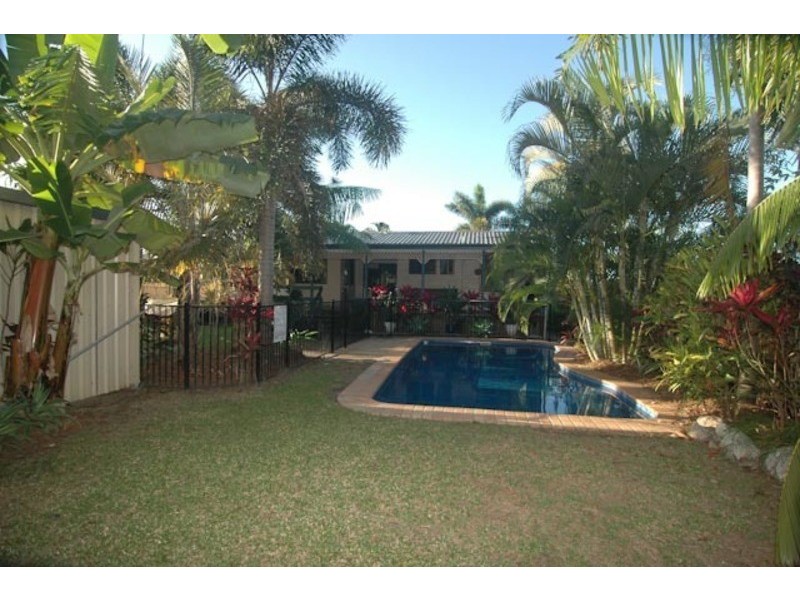 7 Karen Close, Woree QLD 4868