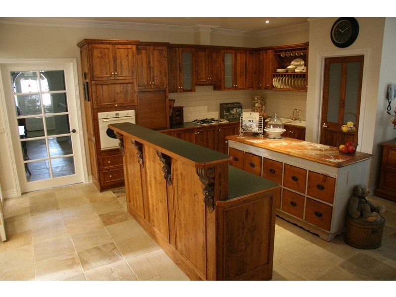 12 Walnut Grove, Bright VIC 3741