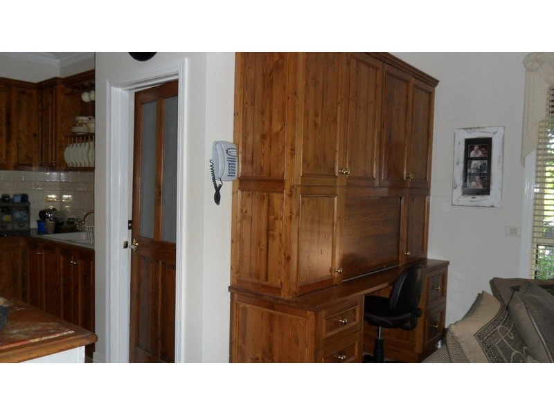 12 Walnut Grove, Bright VIC 3741