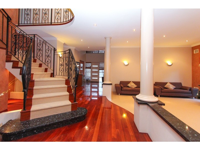 2 Fourth Ave, Applecross WA 6153