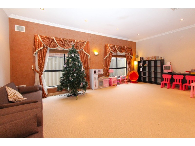 2 Fourth Ave, Applecross WA 6153