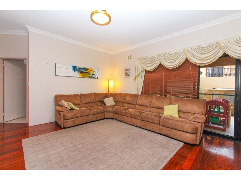 2 Fourth Ave, Applecross WA 6153