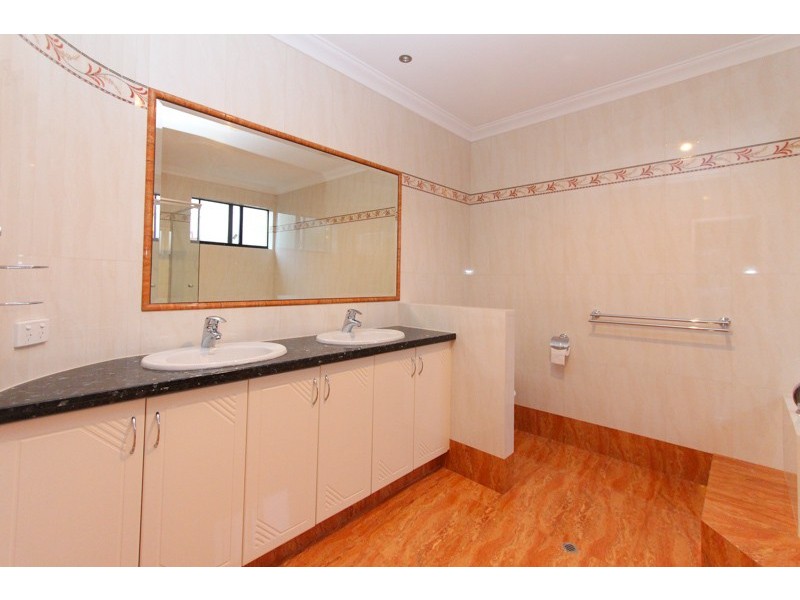2 Fourth Ave, Applecross WA 6153