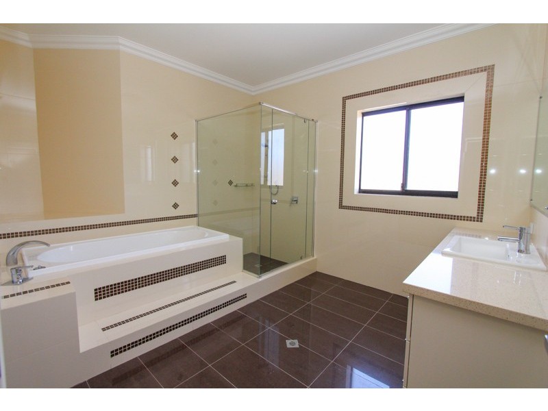 2 Fourth Ave, Applecross WA 6153
