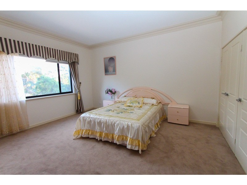 2 Fourth Ave, Applecross WA 6153