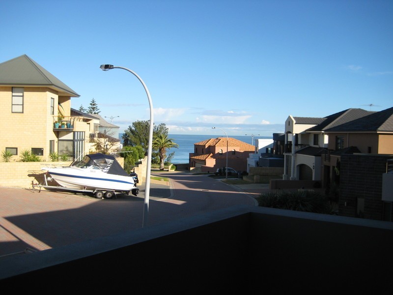 17 Contacio Cove, Trigg WA 6029