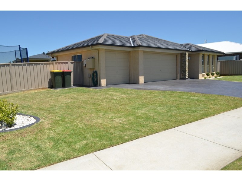 16 WOODHURST STREET, Largs NSW 2320