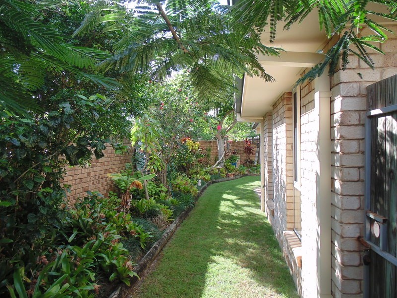 408 Oceanic Drive, Wurtulla QLD 4575