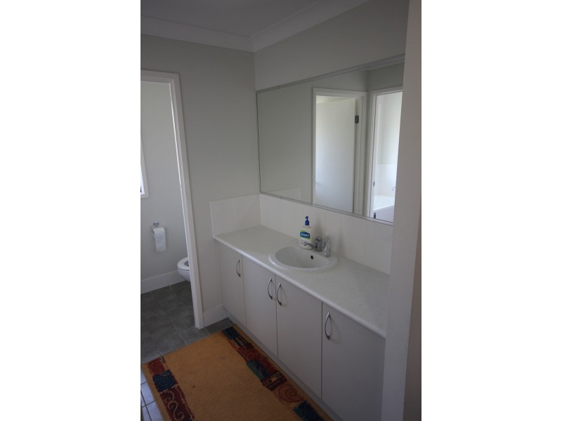 146 Berry St, Yamanto QLD 4305