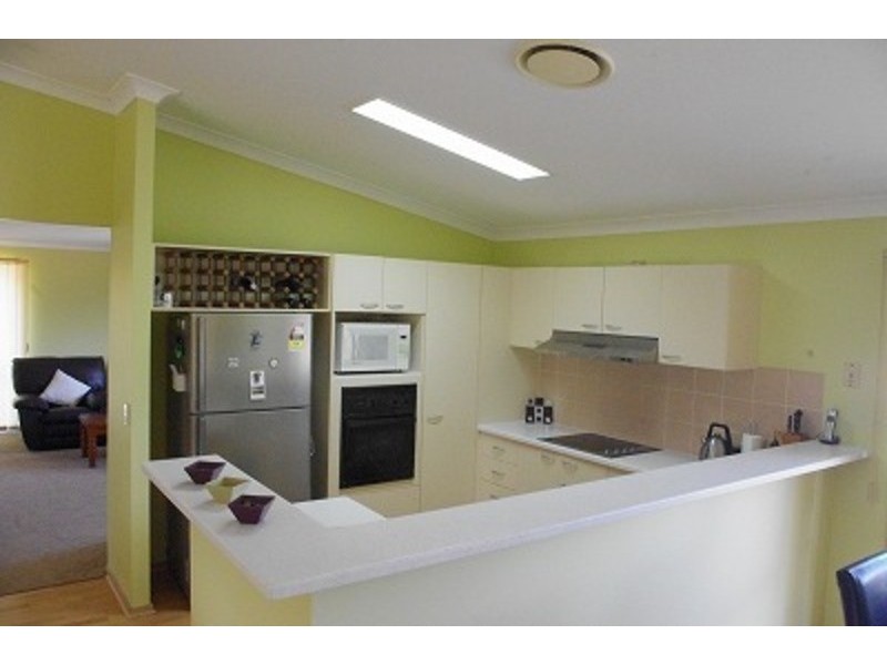 6 Parish Court, Molendinar QLD 4214